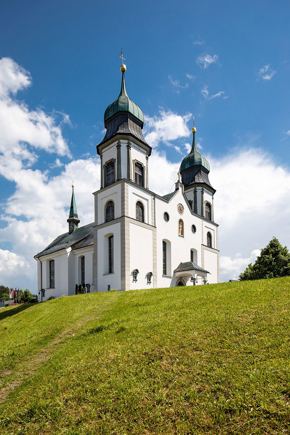Foto-Kirchen-1 Basilika Maria Bildstein im Sommer